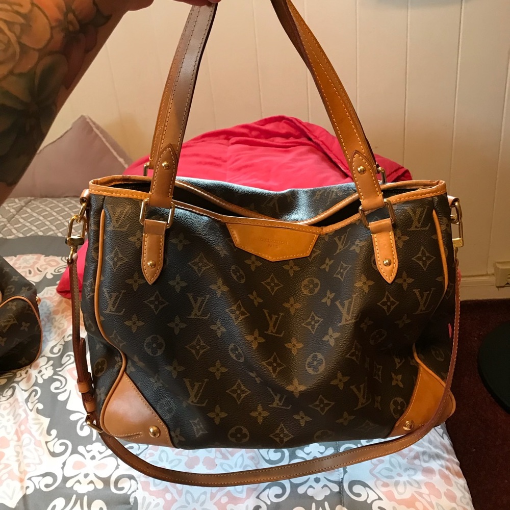 AUTHENTIC LV shoulder bag Estrila